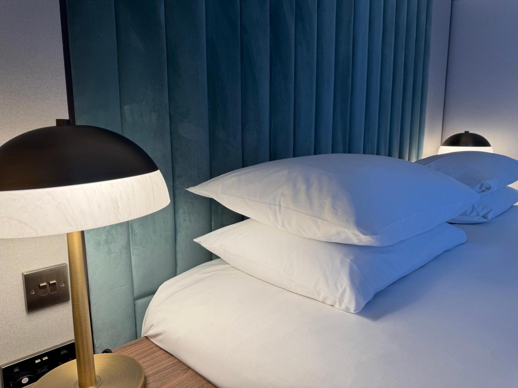 The - Putney 4*