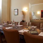 The Lodge Hotel - Putney 