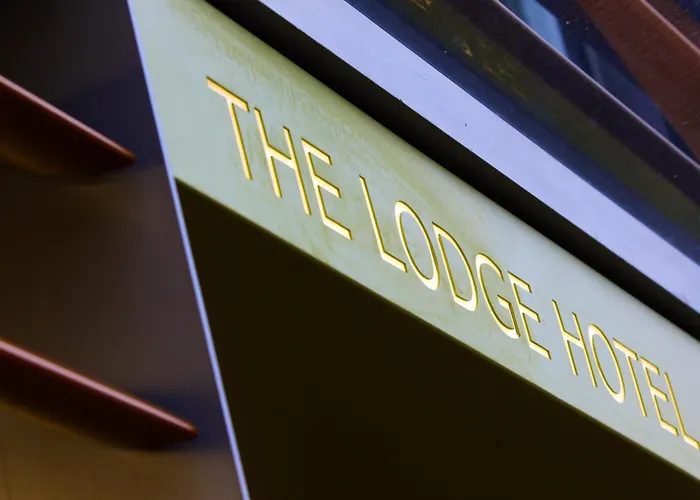 The Lodge Hotel - Putney