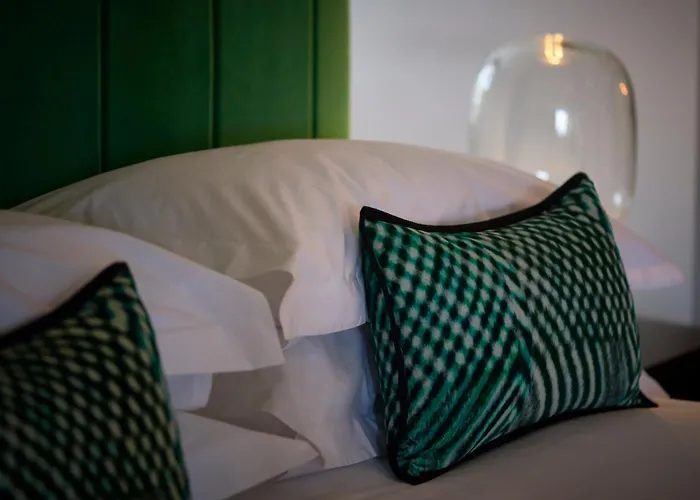 The Lodge Hotel - Putney